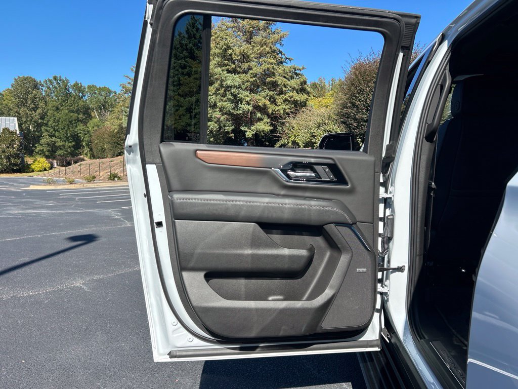 Used 2026 GMC Yukon XL Denali w/ Sun & Power Step Package AWD/4WD image 60