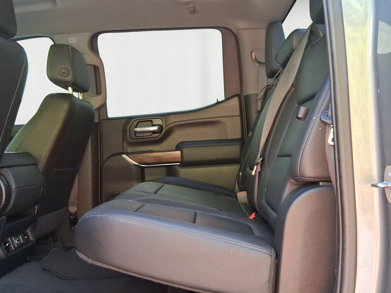 Used 2021 GMC Sierra 1500 SLT w/ X31 Off-Road Package AWD/4WD image 7
