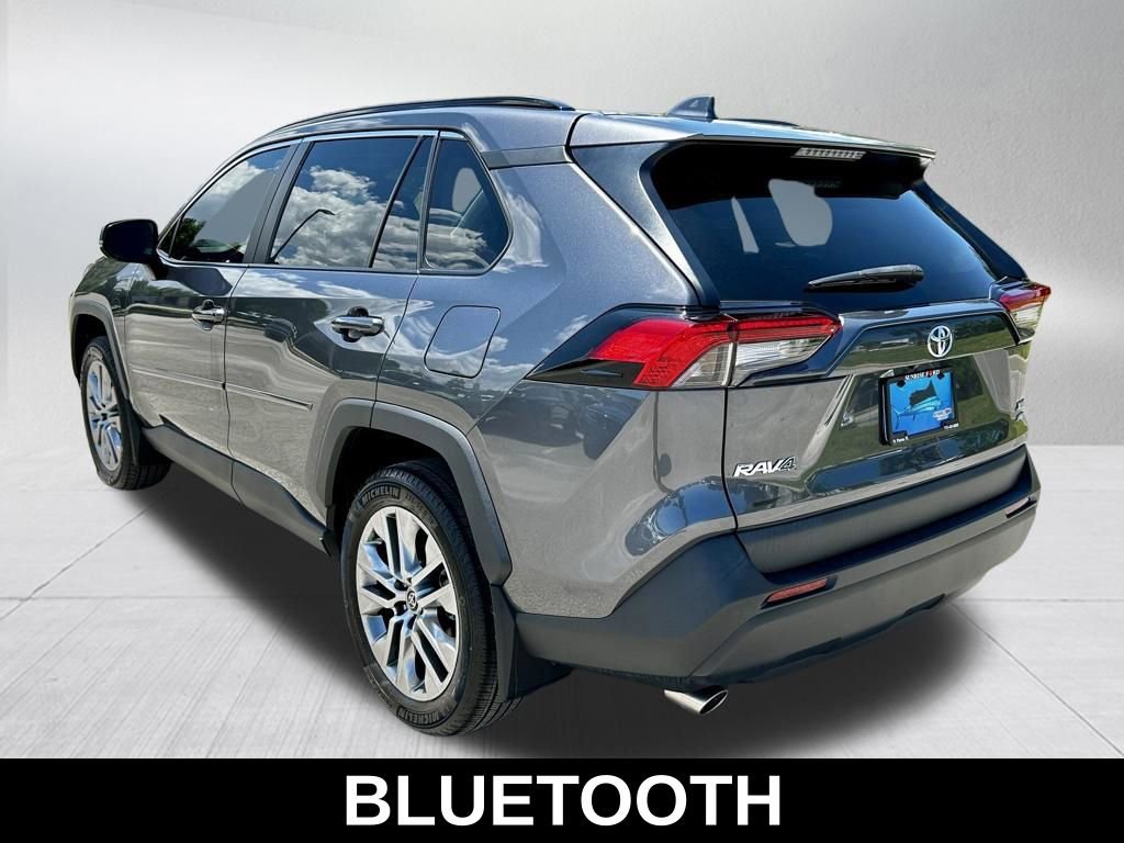 Used 2023 Toyota RAV4 XLE Premium image 5
