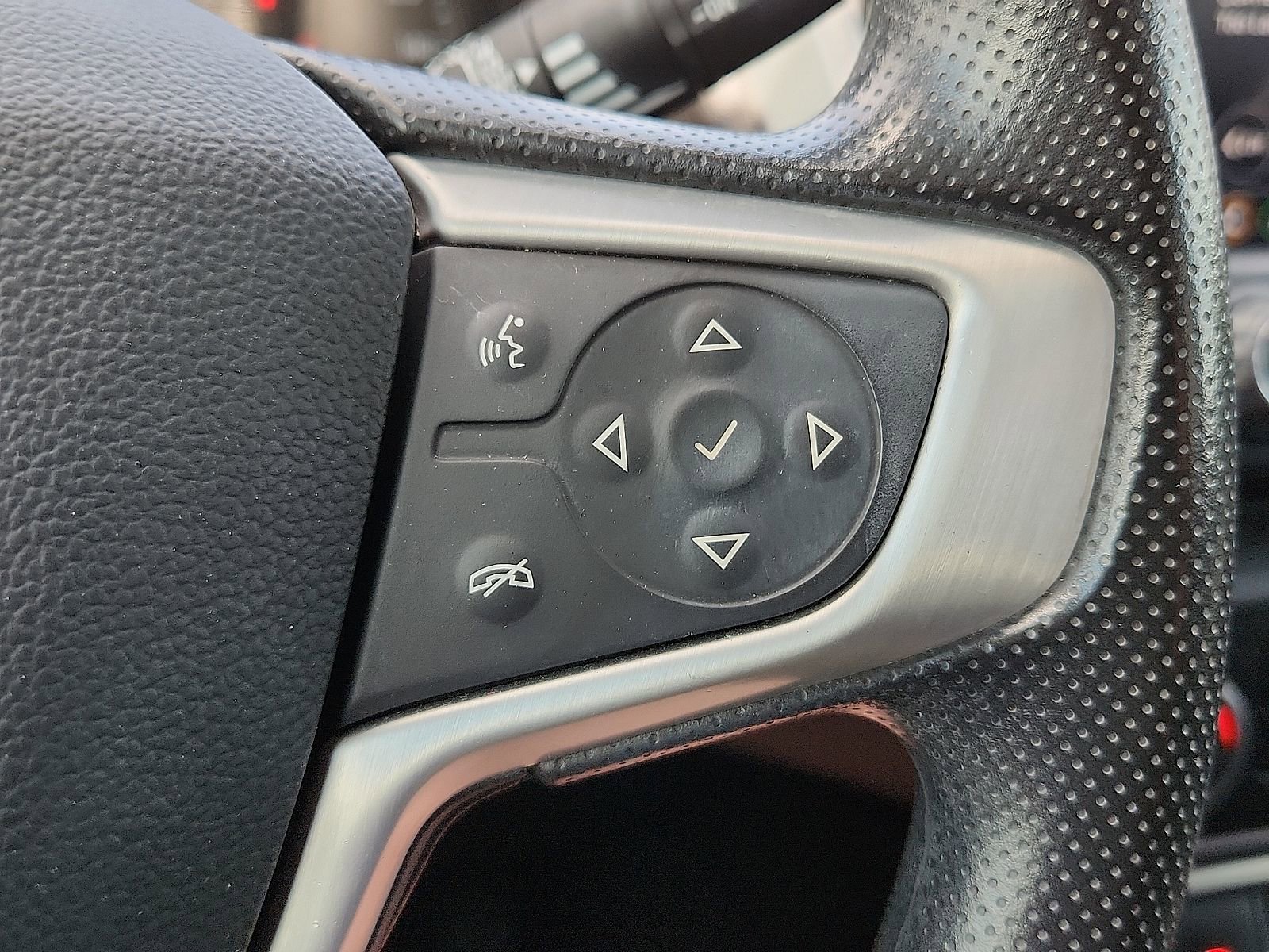 Used 2022 GMC Terrain SLE w/ Driver Convenience Package FWD image 17