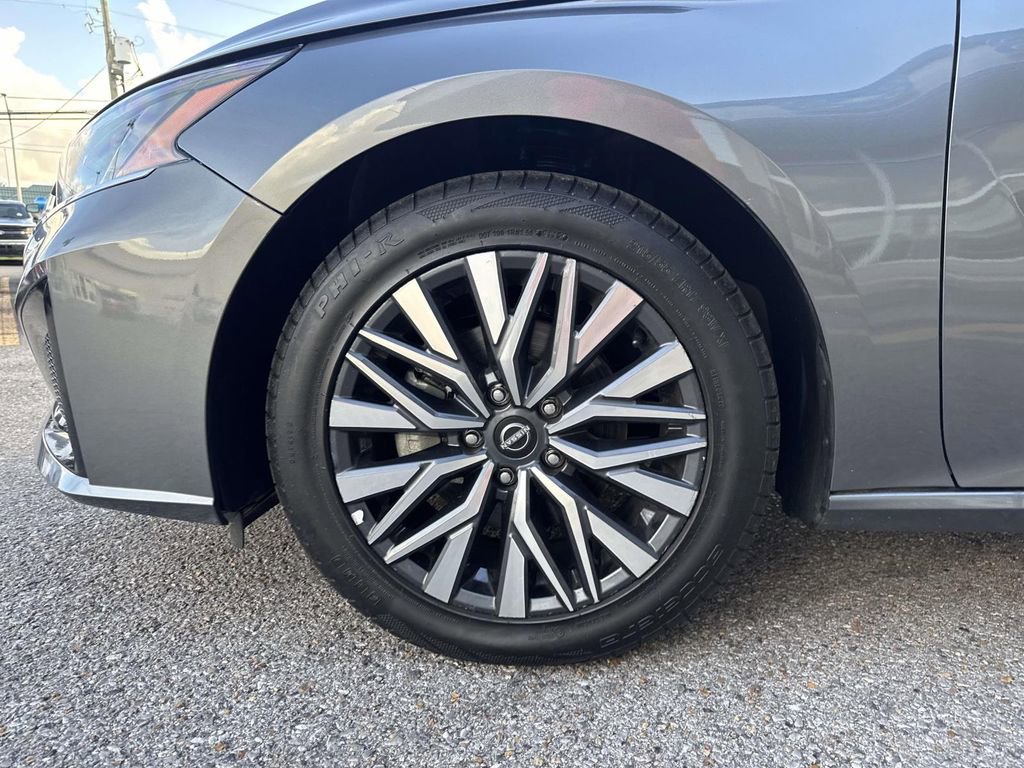 Used 2025 Nissan Altima 2.5 SV image 5