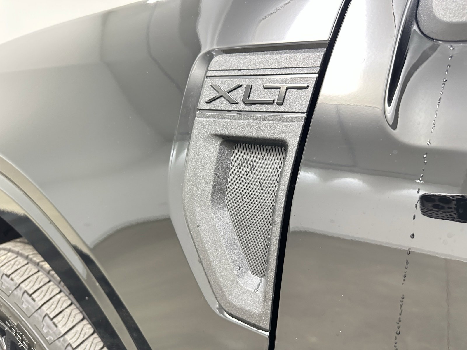 New 2025 Ford Maverick XLT w/ XLT Luxury Package image 8