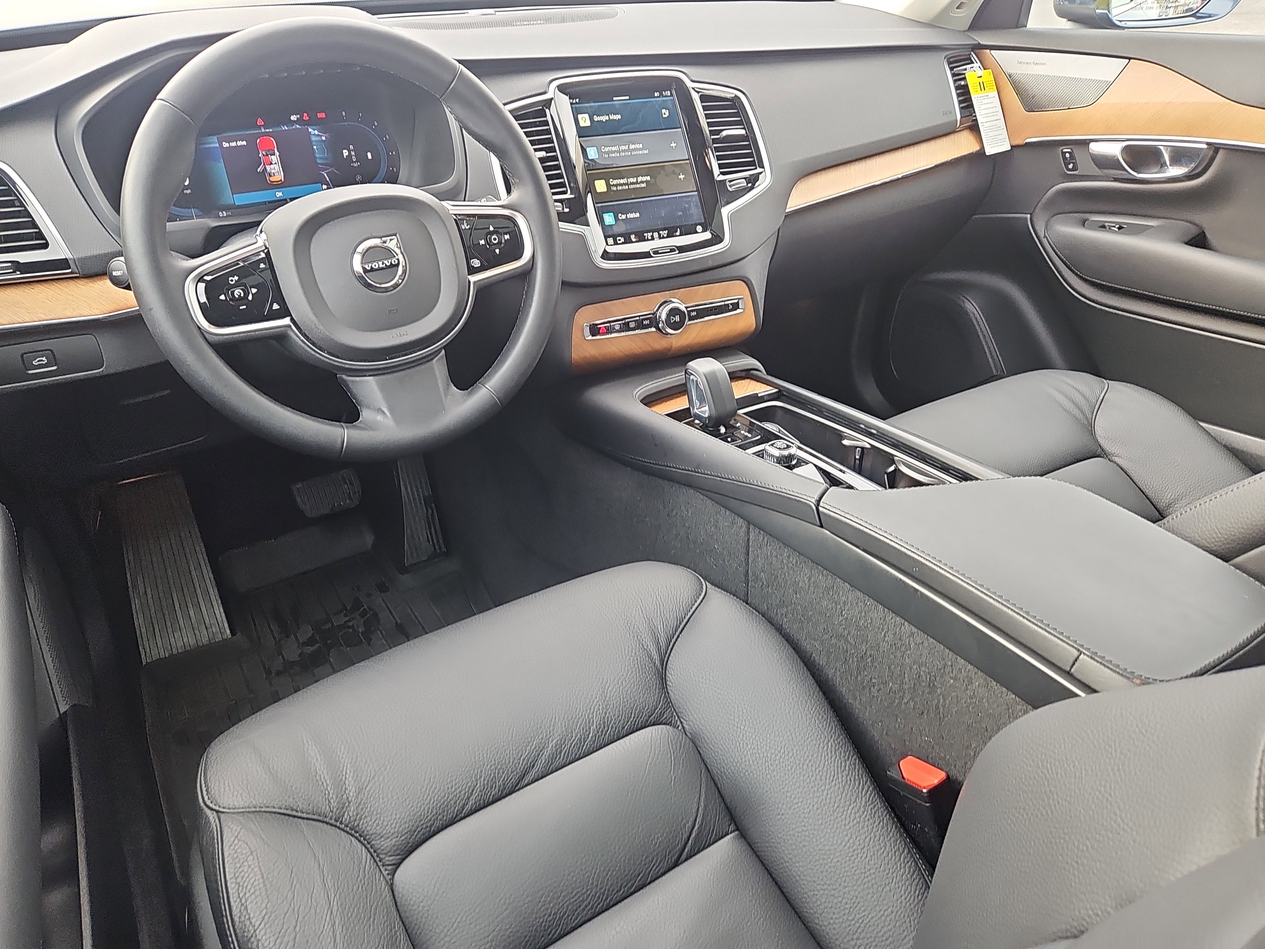 Used 2025 Volvo XC90 B6 Plus w/ Protection Package Premier image 3