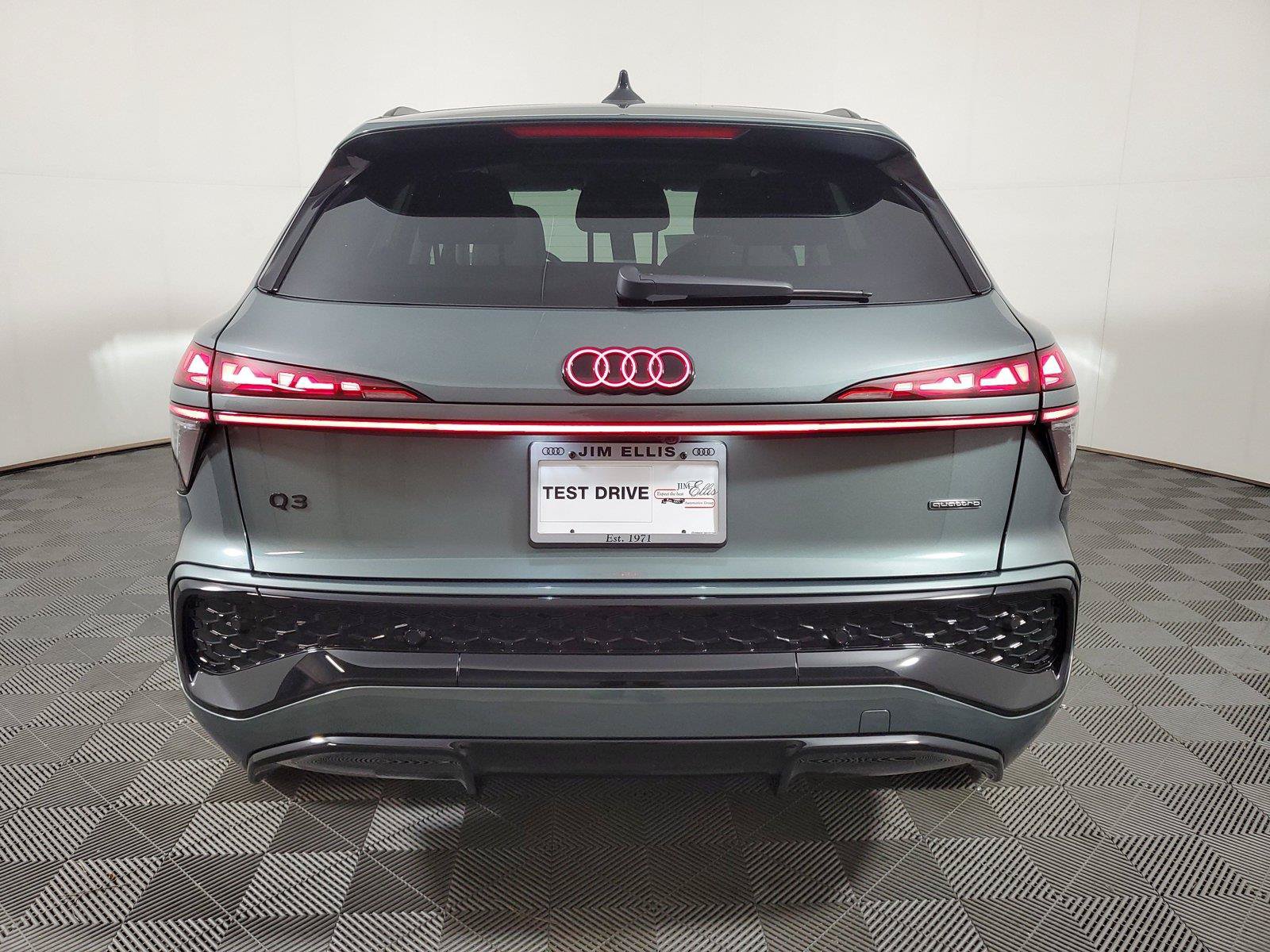 New 2026 Audi Q3 quattro 2.0T AWD/4WD image 5