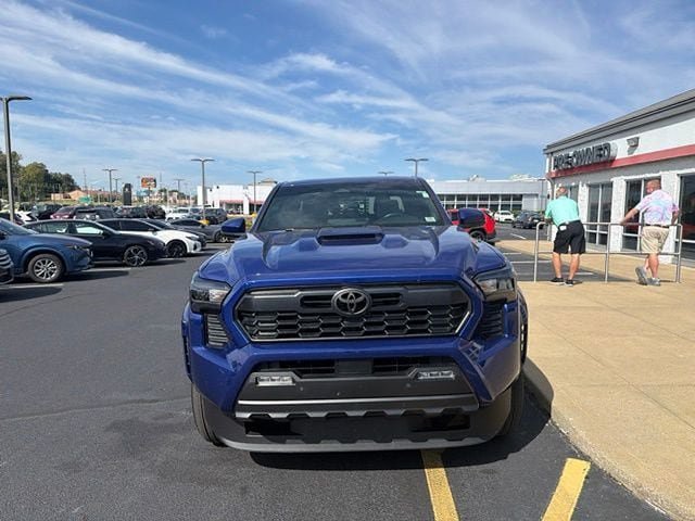 Certified 2024 Toyota Tacoma TRD Sport w/ TRD Sport Upgrade Package AWD/4WD image 11