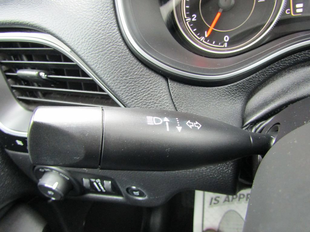Used 2020 Jeep Cherokee Latitude Plus AWD/4WD image 33