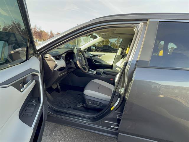 Used 2025 Toyota RAV4 XLE w/ Convenience Package AWD/4WD image 7
