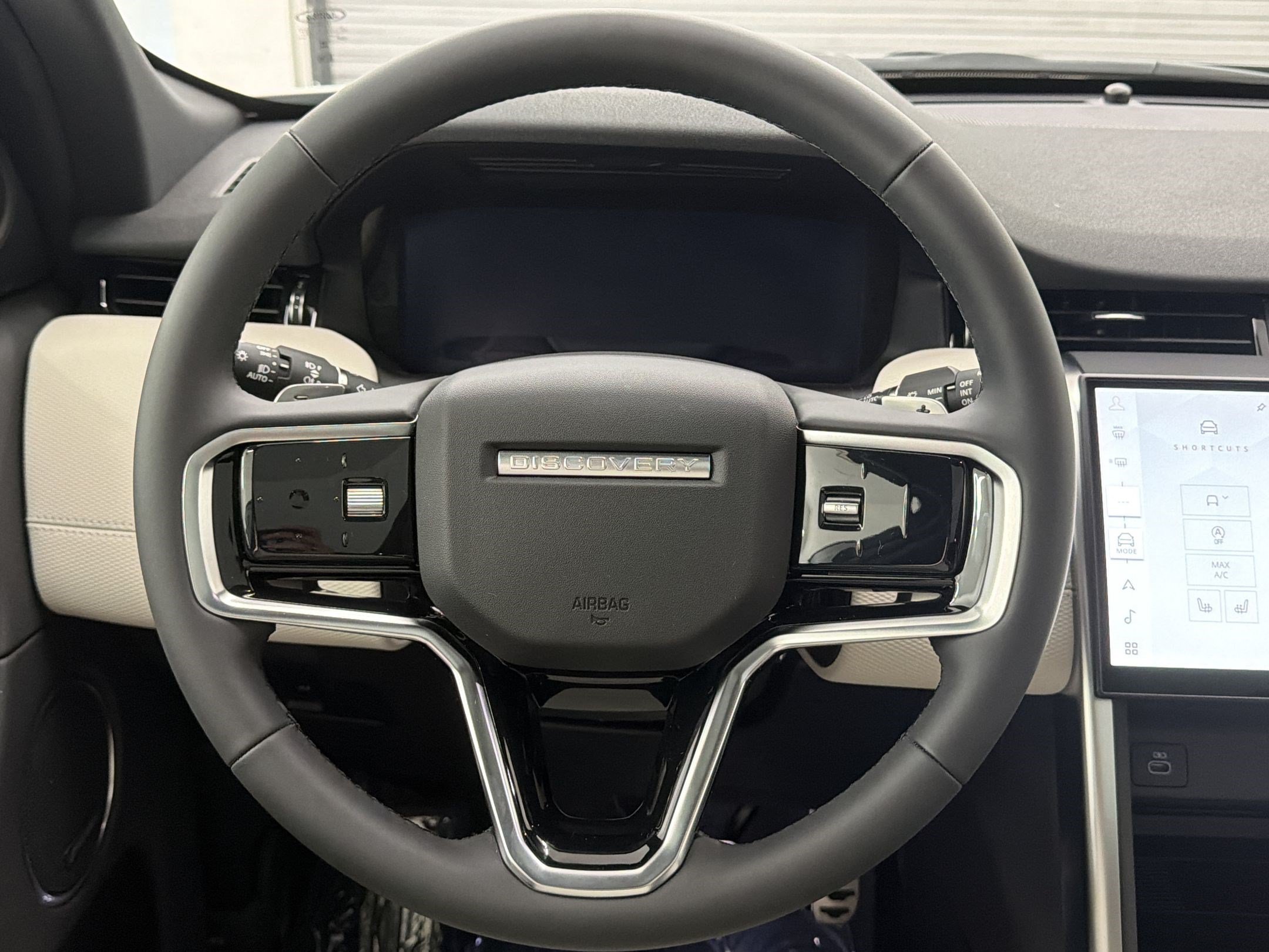 New 2026 Land Rover Discovery Sport Landmark AWD/4WD image 11