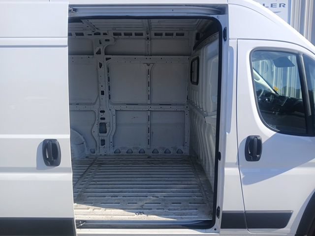 Used 2024 RAM ProMaster 2500 w/ Convenience Group FWD image 4