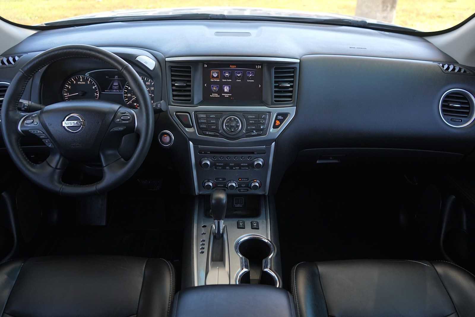 Used 2019 Nissan Pathfinder SL image 10
