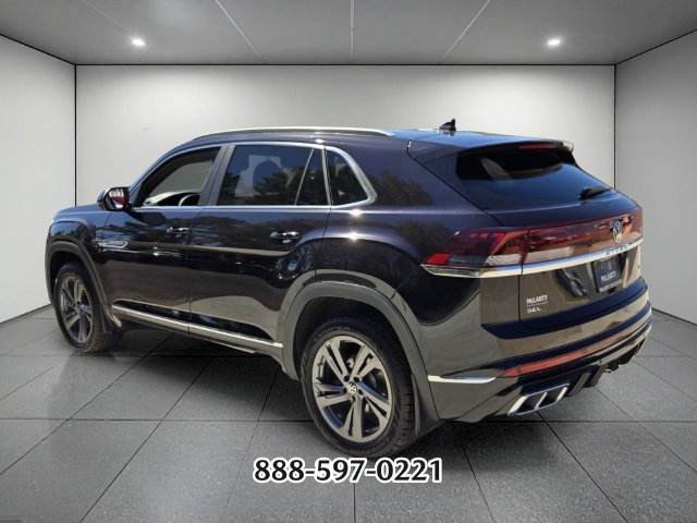 Certified 2024 Volkswagen Atlas Cross Sport SEL R-Line AWD/4WD image 3