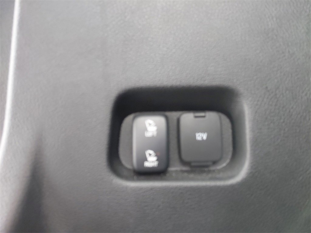 Used 2024 Ford Edge SEL image 25