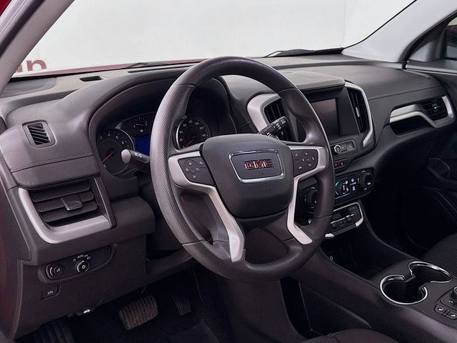 Used 2024 GMC Terrain SLE w/ Driver Convenience Package image 9