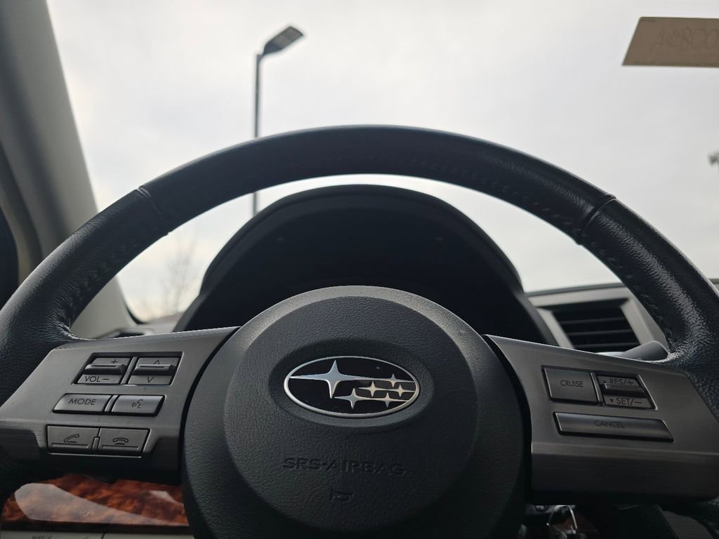 Used 2011 Subaru Outback 2.5i Limited image 25
