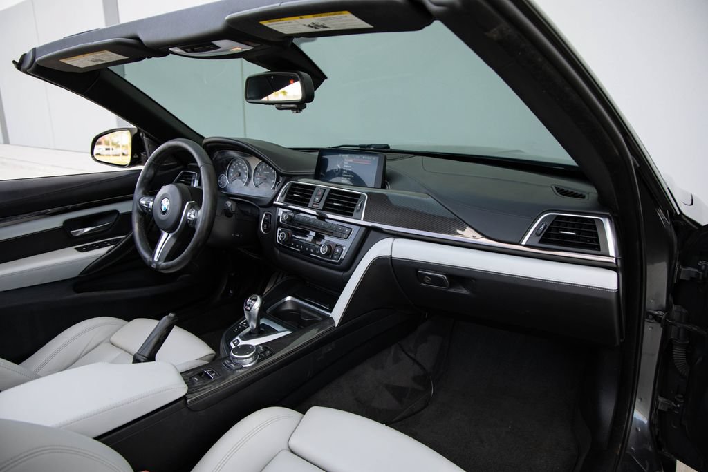 Used 2016 BMW M4 Convertible RWD image 34