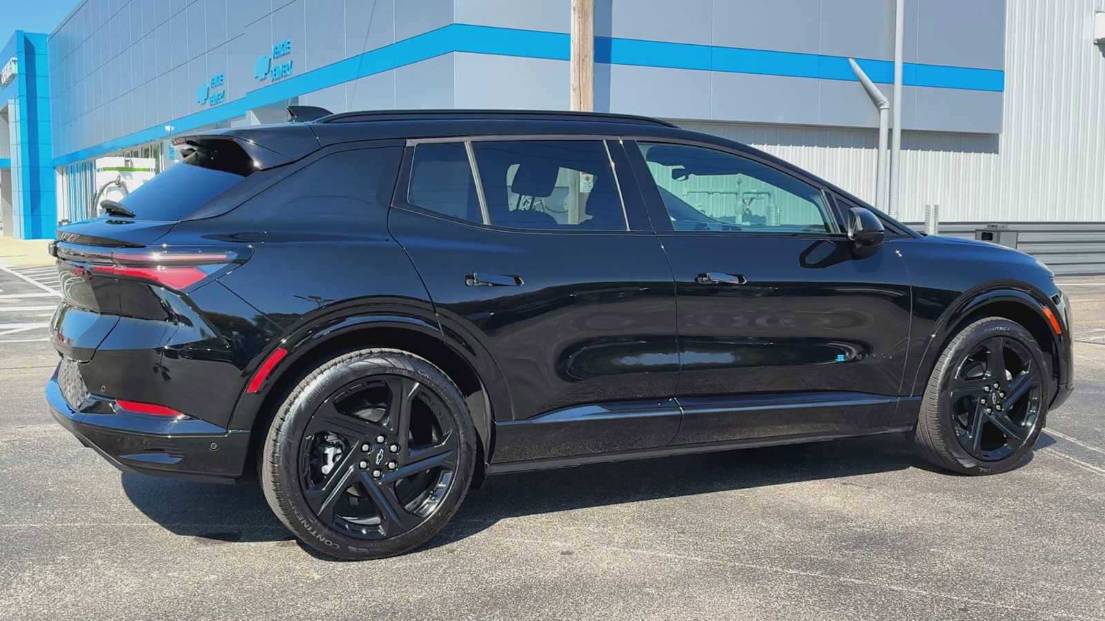 Used 2024 Chevrolet Equinox EV RS image 2