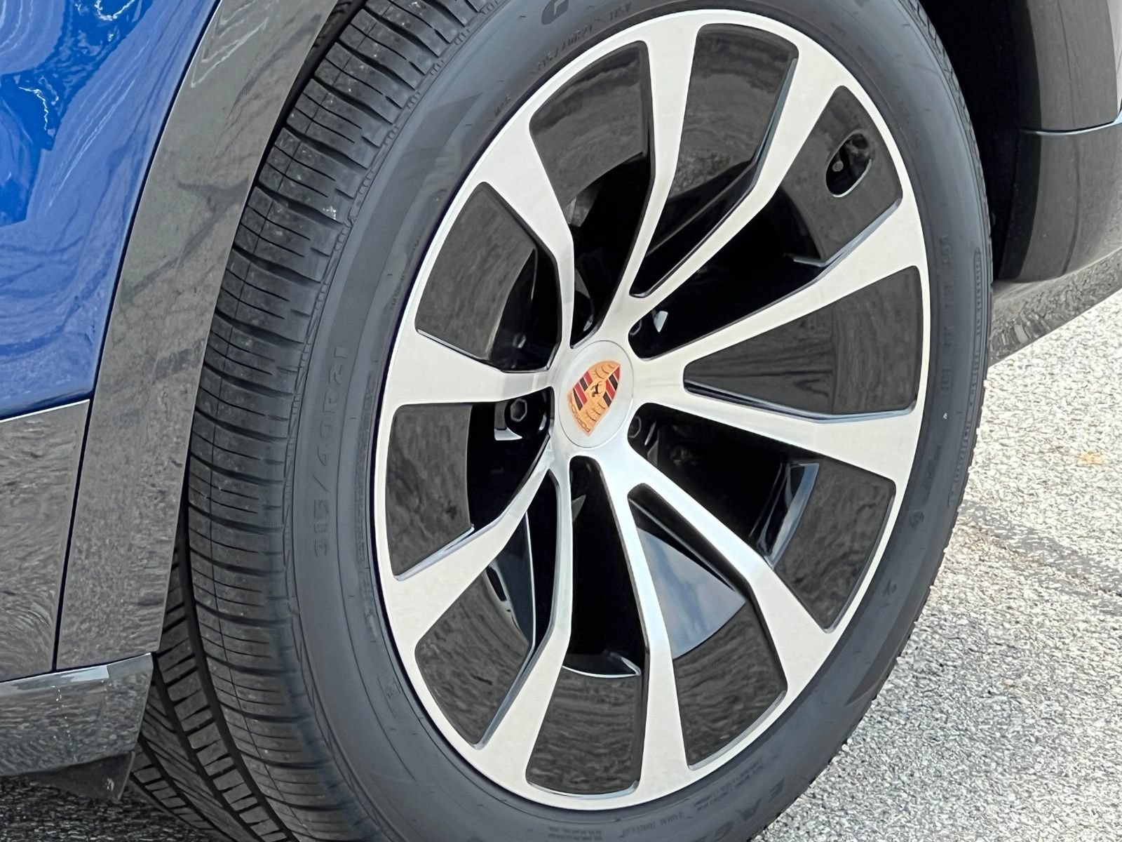 New 2026 Porsche Cayenne Electric AWD/4WD image 13