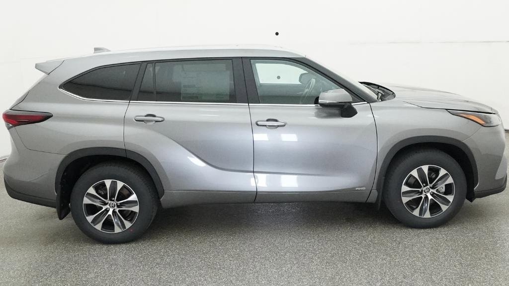 New 2026 Toyota Highlander XLE image 4