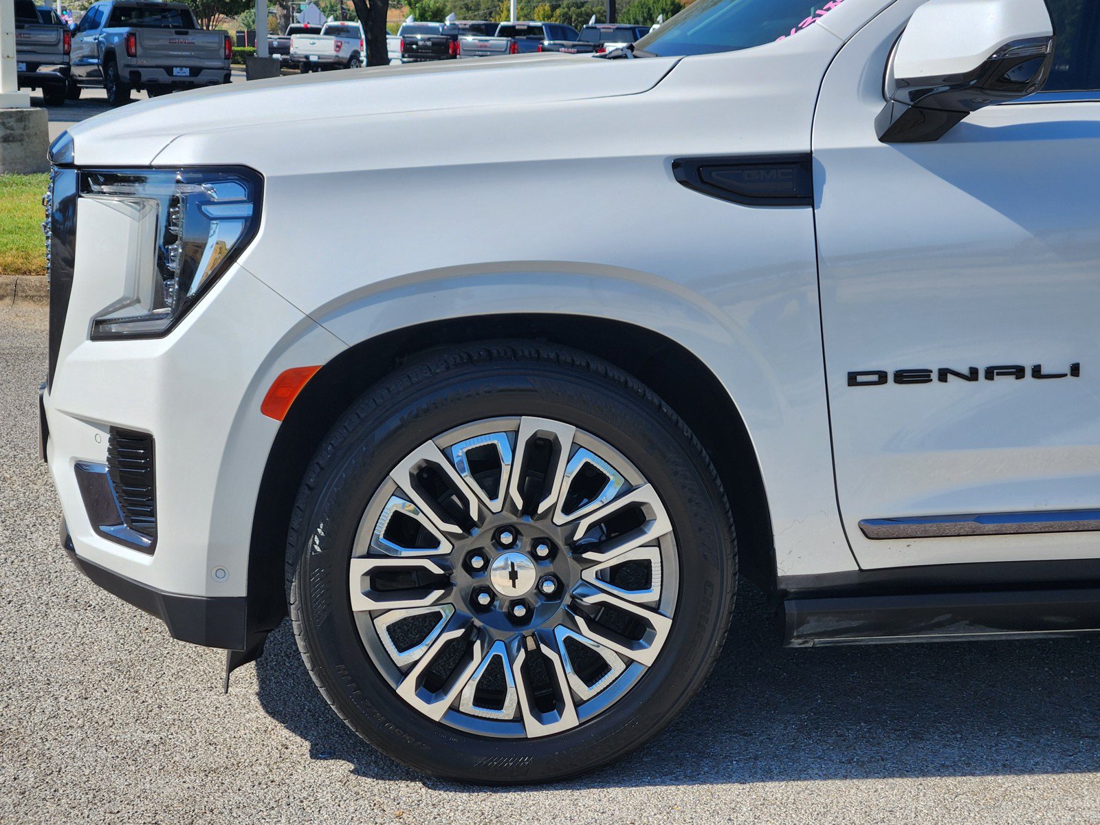 Used 2023 GMC Yukon Denali Ultimate AWD/4WD image 30