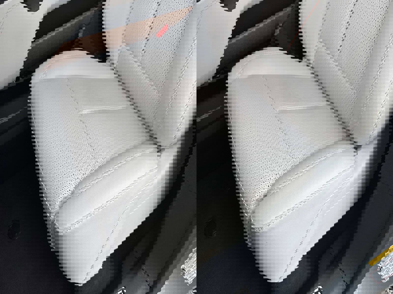 New 2026 Cadillac Vistiq Luxury w/ LPO, Floor Liner Package image 20