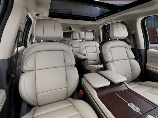 New 2027 Lincoln Navigator Reserve AWD/4WD image 11