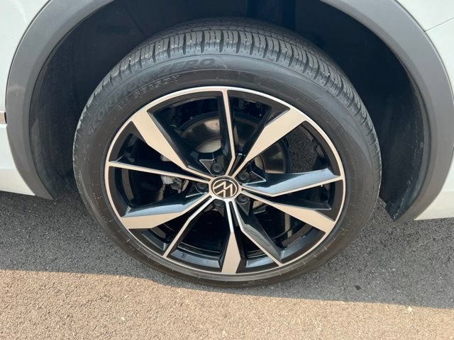Used 2024 Volkswagen Tiguan SEL R-Line AWD/4WD image 40