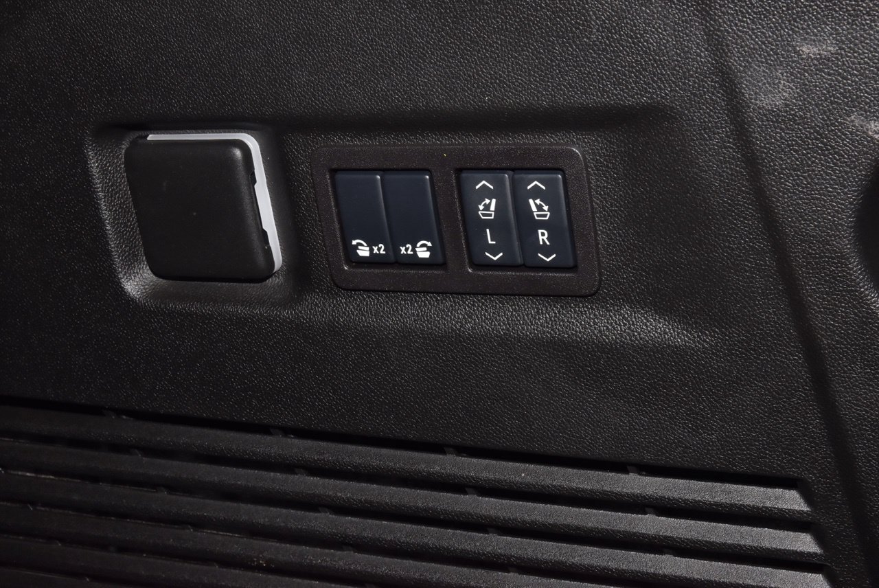 Used 2026 Chevrolet Suburban Premier RWD image 42