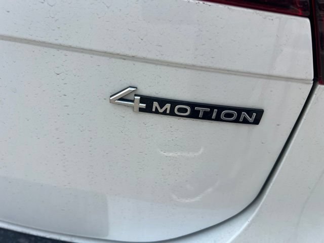 Used 2024 Volkswagen Tiguan SE R-Line AWD/4WD image 5