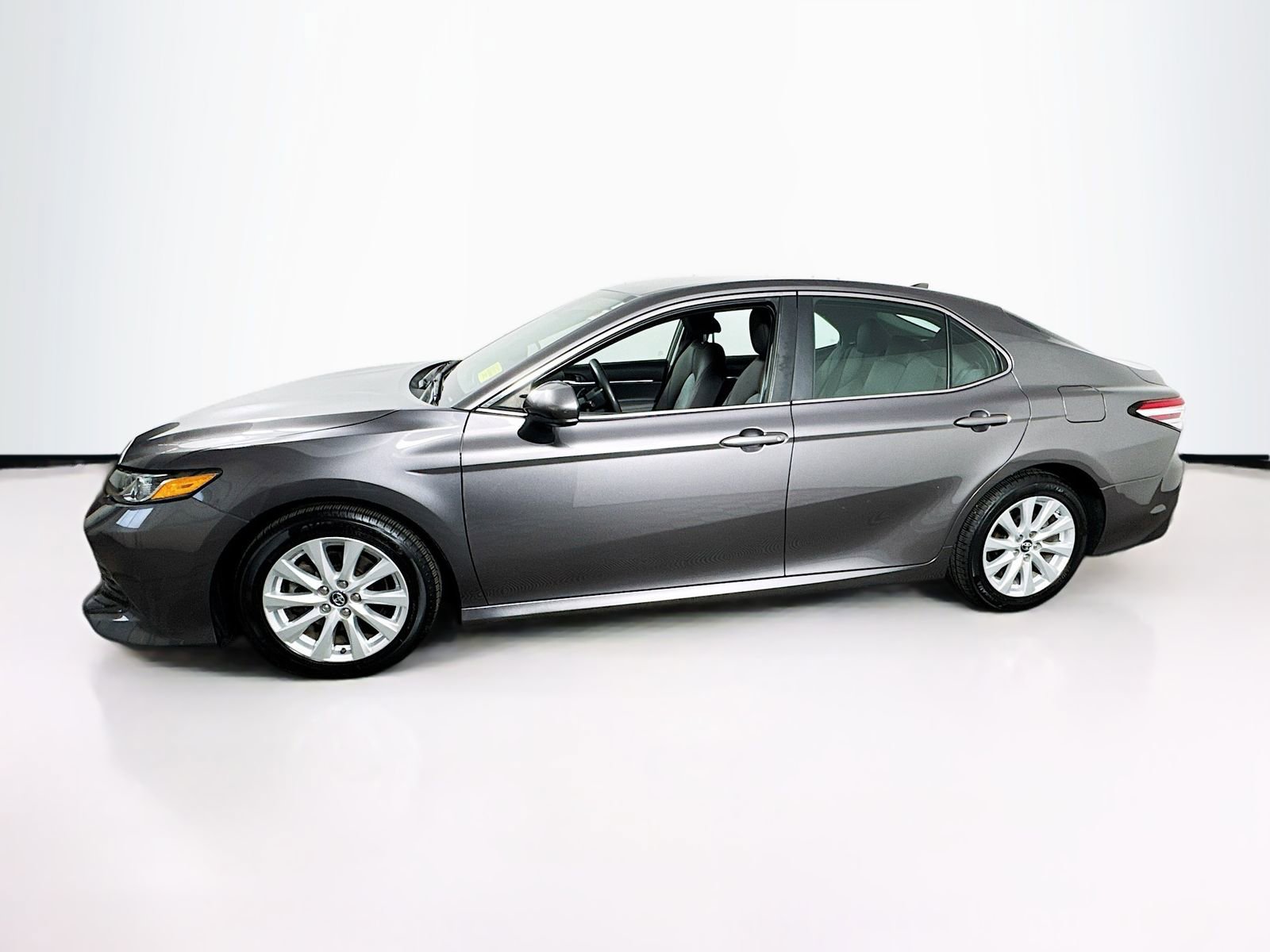 Certified 2019 Toyota Camry LE FWD image 4