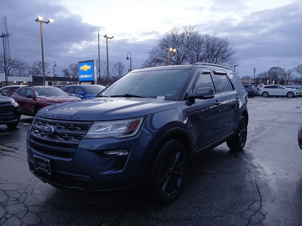 Used 2019 Ford Explorer XLT w/ XLT Sport Appearance Package image 5