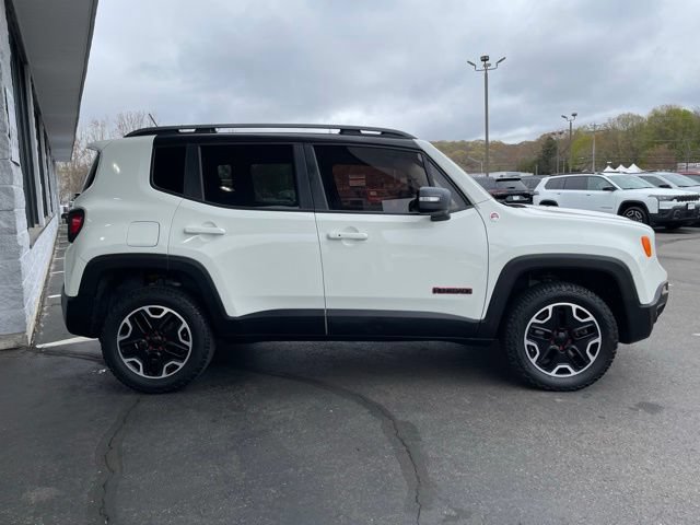 Used 2015 Jeep Renegade Trailhawk AWD/4WD image 4