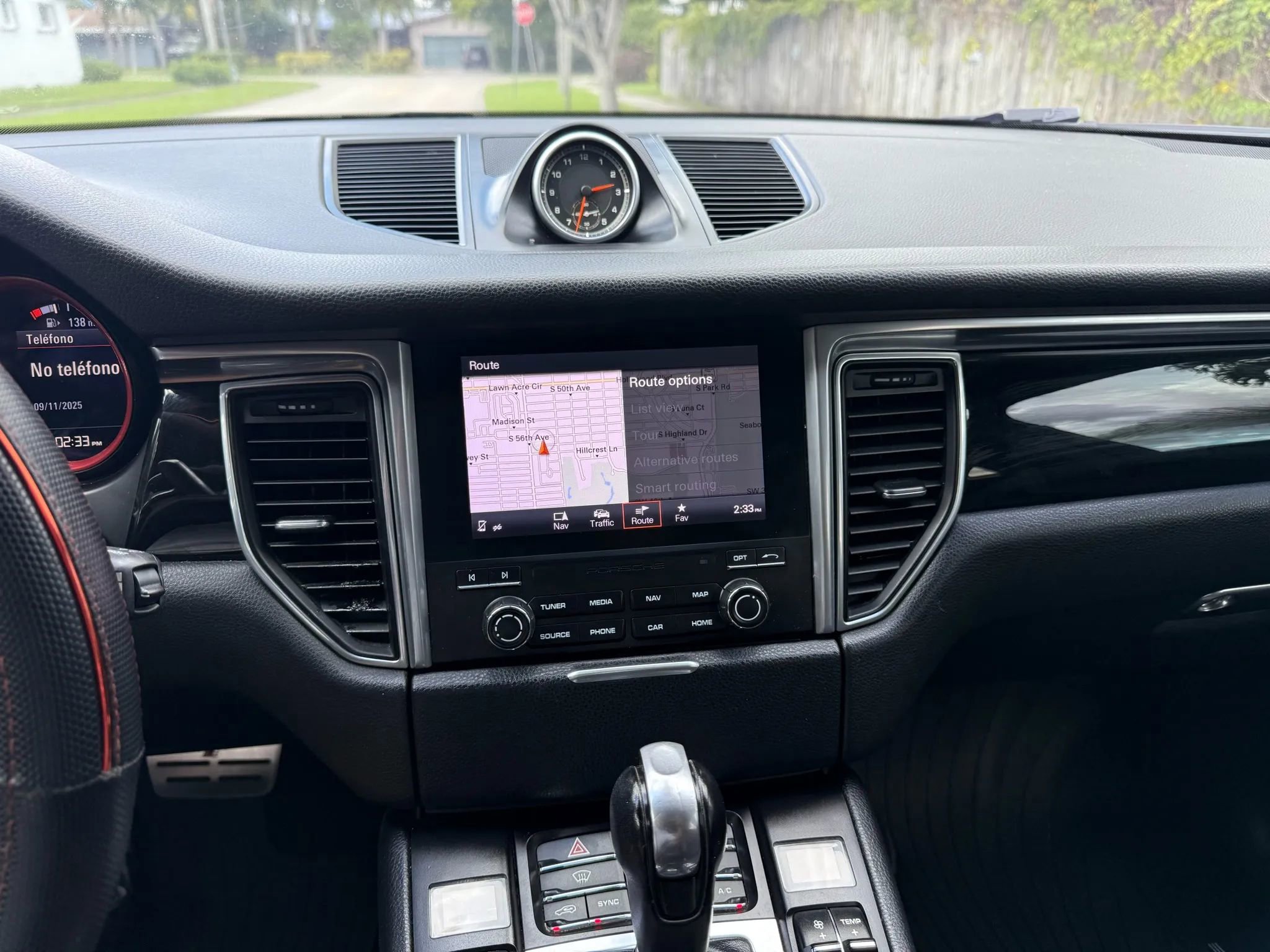 Used 2017 Porsche Macan image 23