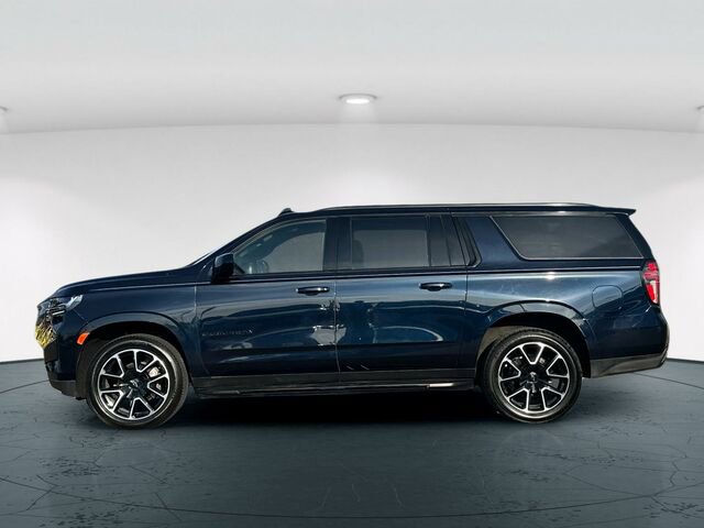 Used 2024 Chevrolet Suburban RST image 3