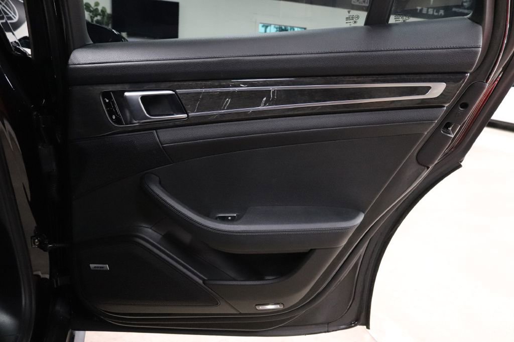 Used 2017 Porsche Panamera 4S image 25