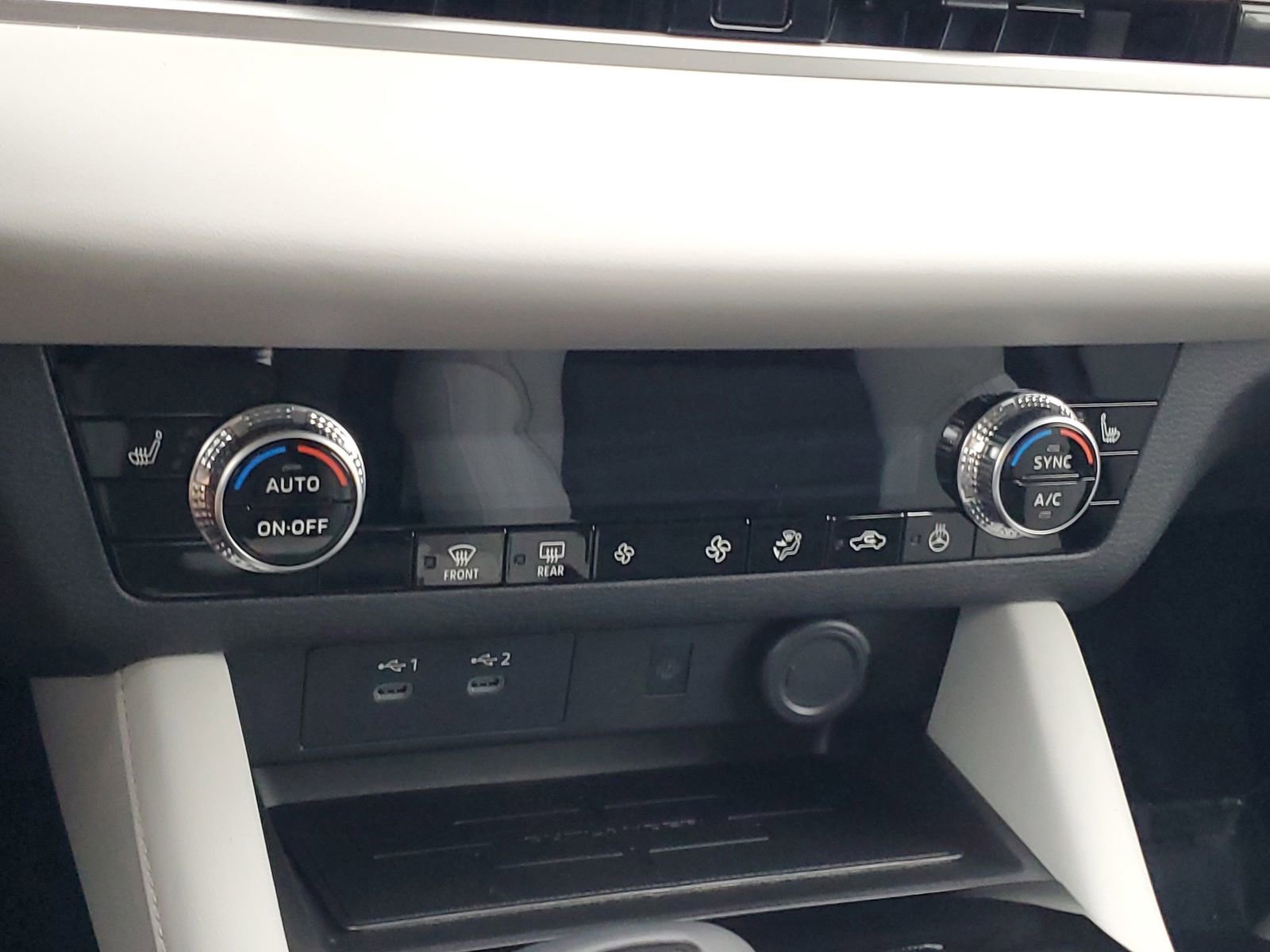 New 2026 Mitsubishi Outlander SE image 18