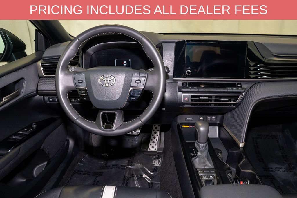 Used 2025 Toyota Camry SE FWD image 6