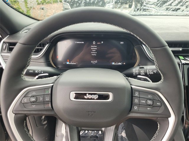 New 2025 Jeep Grand Cherokee Altitude image 29