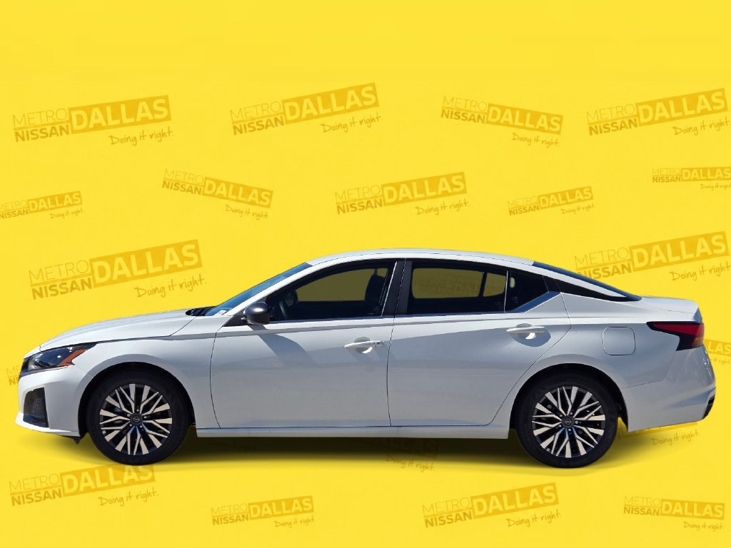 New 2026 Nissan Altima 2.5 SV FWD image 3