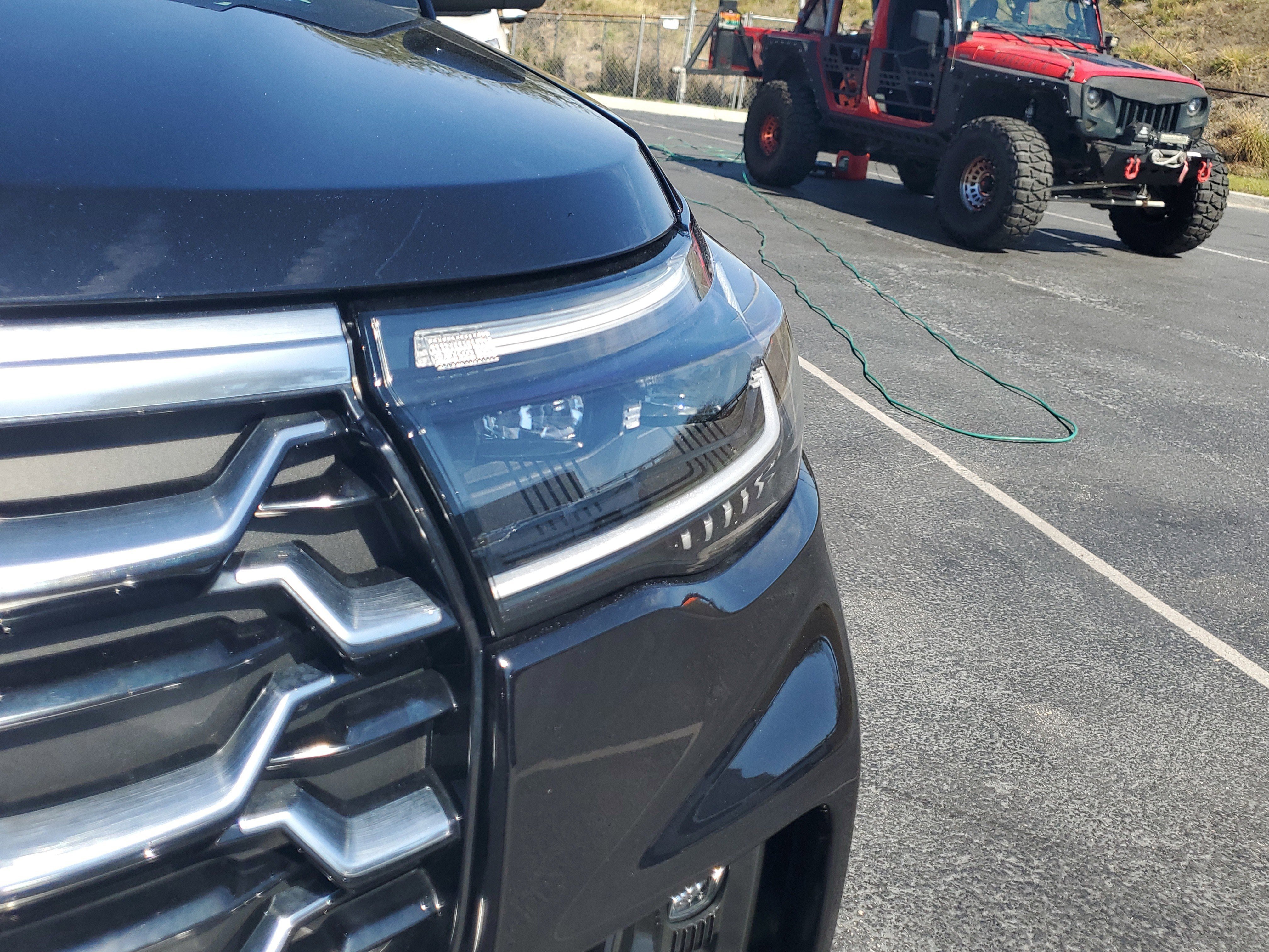 Certified 2025 Ford Explorer Platinum w/ Ultimate Package image 3