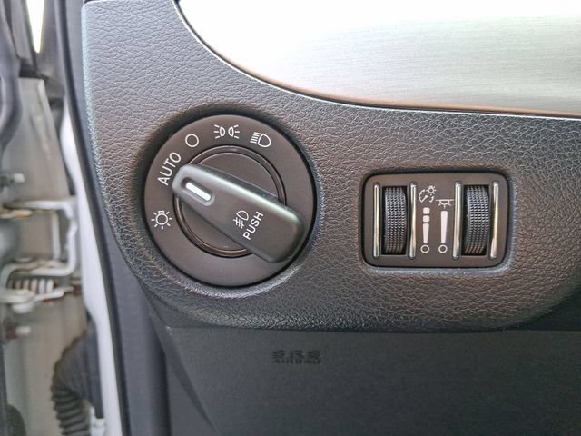 Used 2019 Dodge Grand Caravan GT FWD image 12