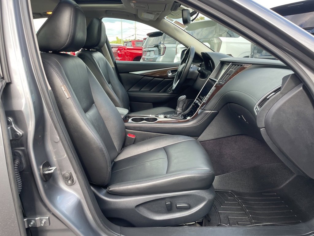 Used 2018 INFINITI Q50 Luxe w/ Essential Package (3.0T Luxe) image 33