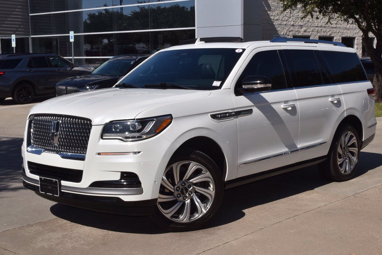 Used 2023 Lincoln Navigator 2WD image 43