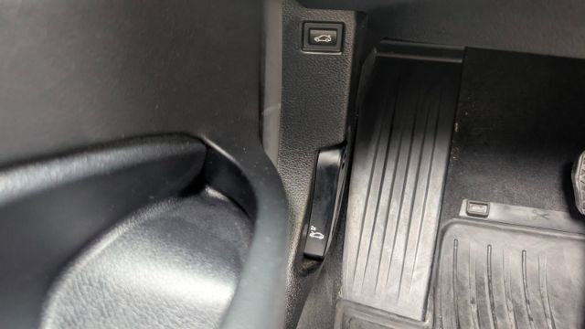 Used 2018 BMW 330i xDrive Sedan AWD/4WD image 32
