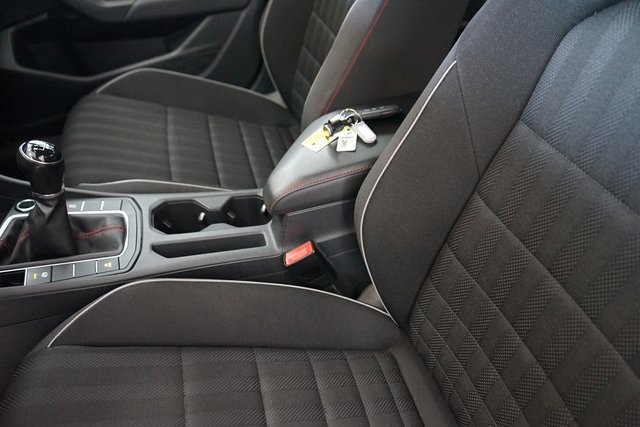 Used 2019 Volkswagen Jetta GLI image 28