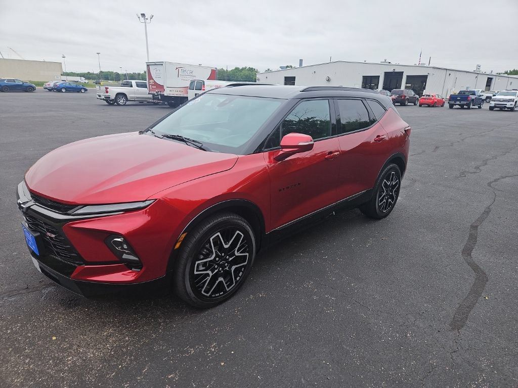 Used 2023 Chevrolet Blazer RS w/ Driver Confidence II Package AWD/4WD image 3