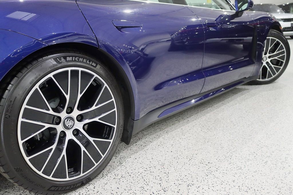 Used 2020 Porsche Taycan Turbo image 12