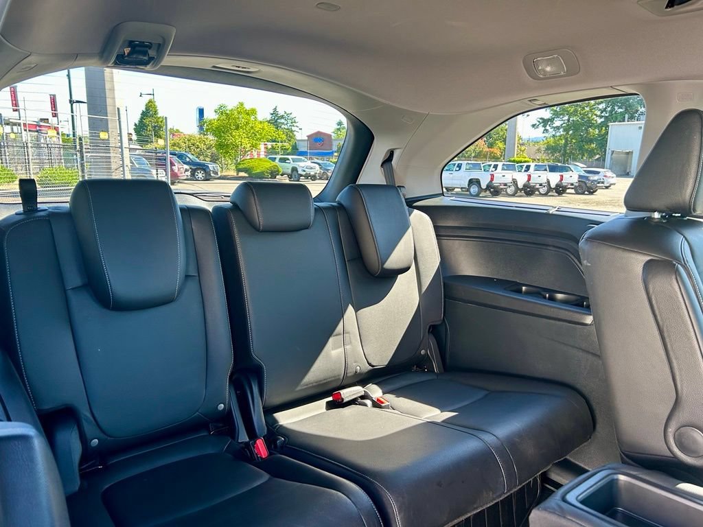 Used 2023 Honda Odyssey Touring image 16