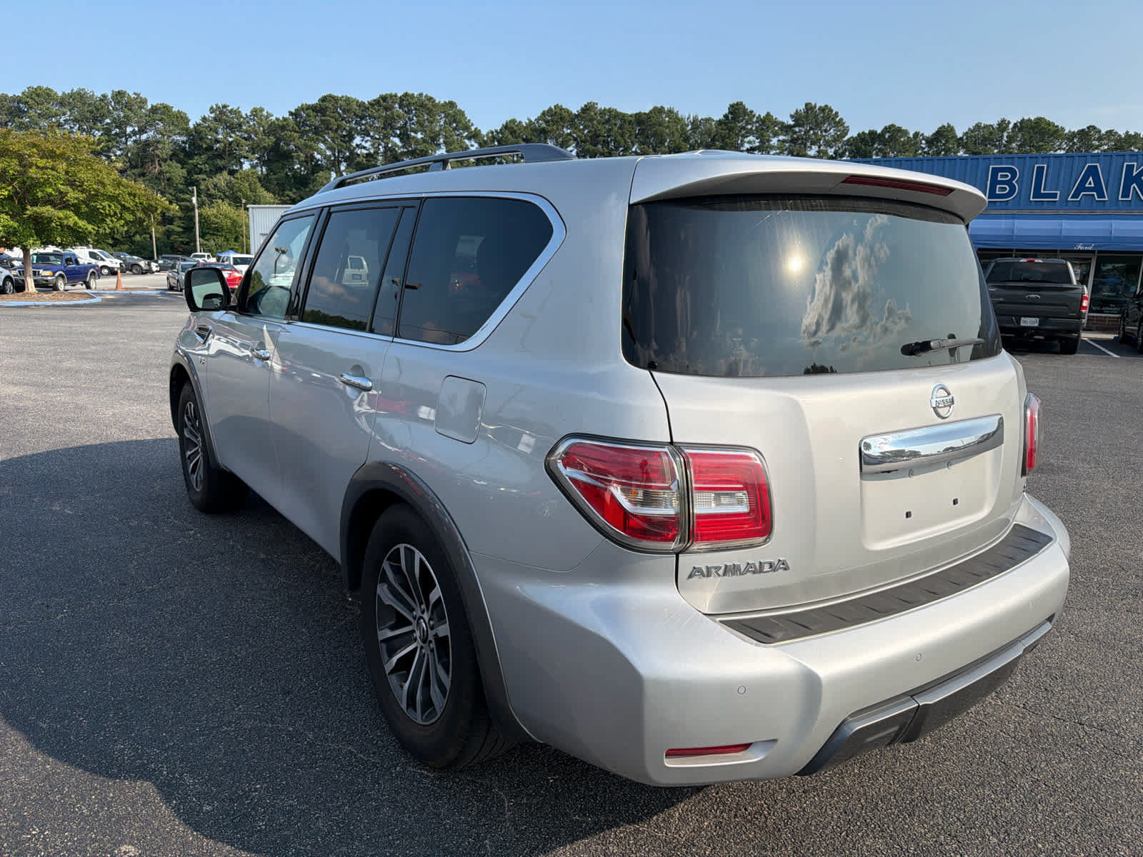 Used 2020 Nissan Armada SL w/ Premium Package AWD/4WD image 5