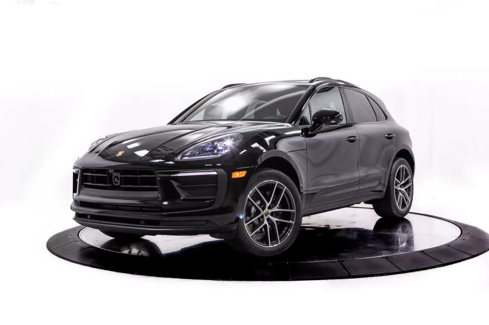 Certified 2026 Porsche Macan AWD/4WD image 1