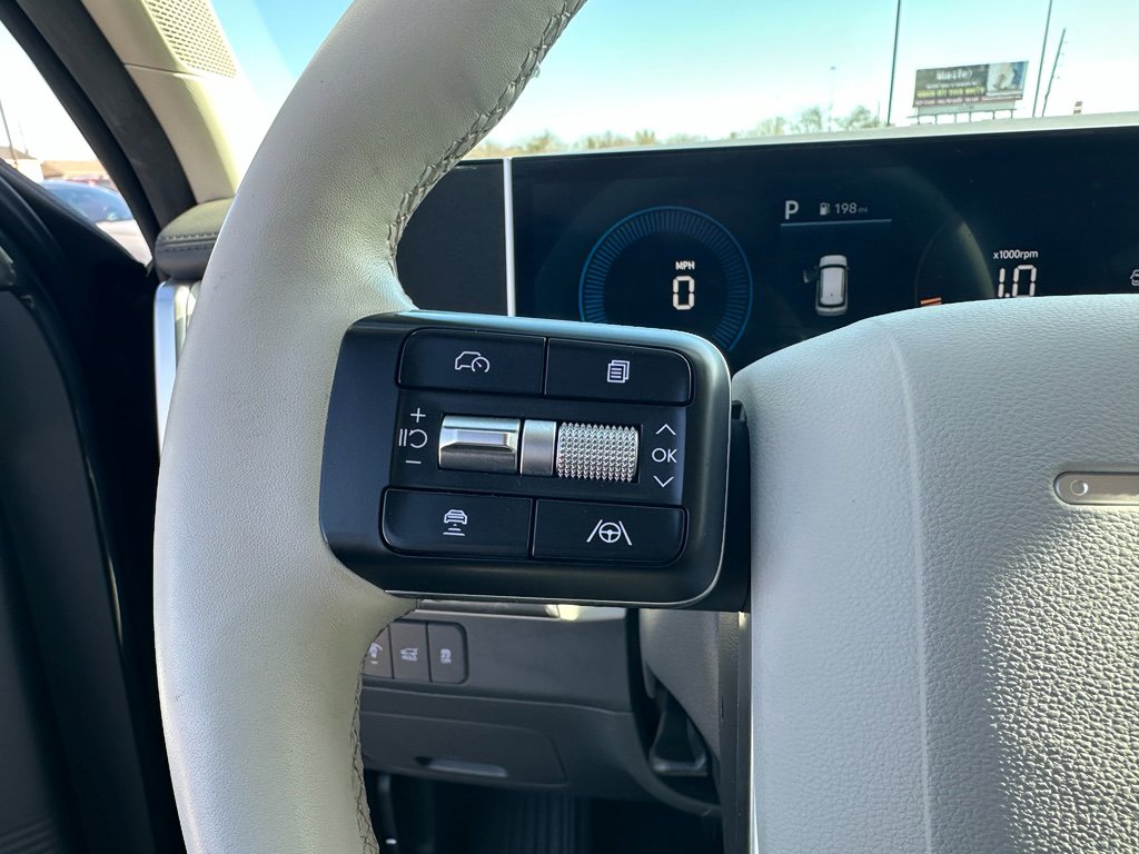 Used 2025 Hyundai Santa Fe SEL image 15